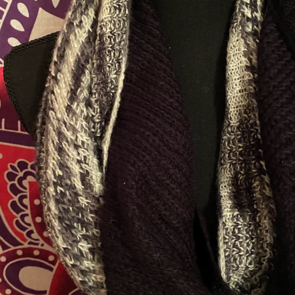 Collection Eighteen Infinity Scarf - Picture 3 of 10